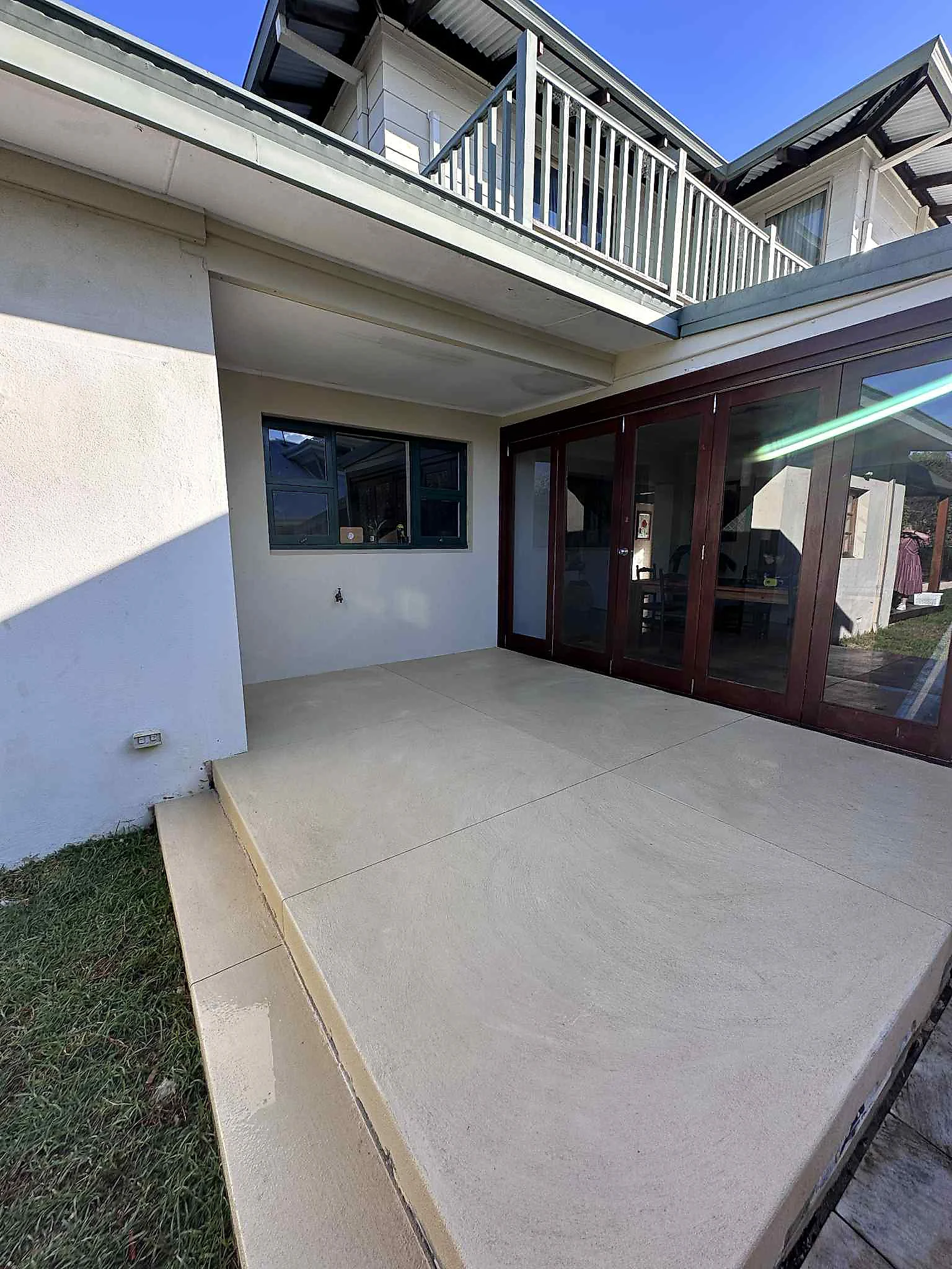 Liquid limestone alfresco · Wandi
